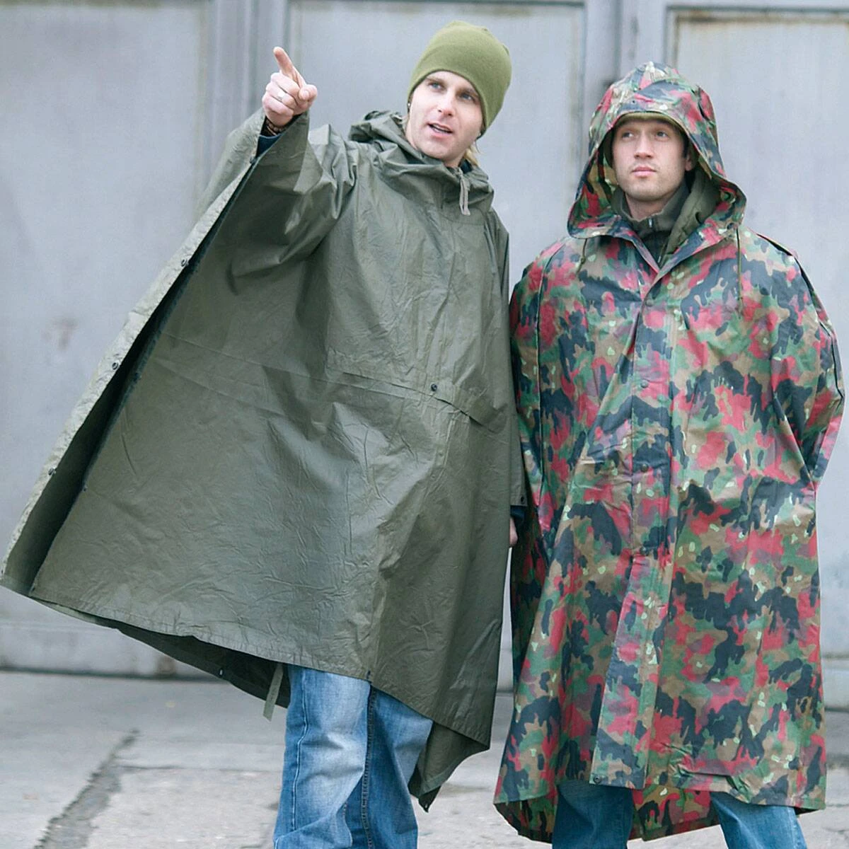 BW Poncho Oliv Original Gebraucht 4 BW Poncho Oliv Original Gebraucht – Bild 2